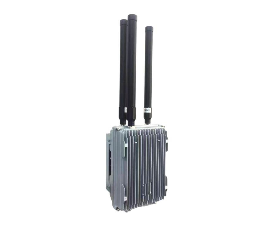 3 Bands UAV Blocker 700 900 1000MHz Drone Signal Jammer 150W